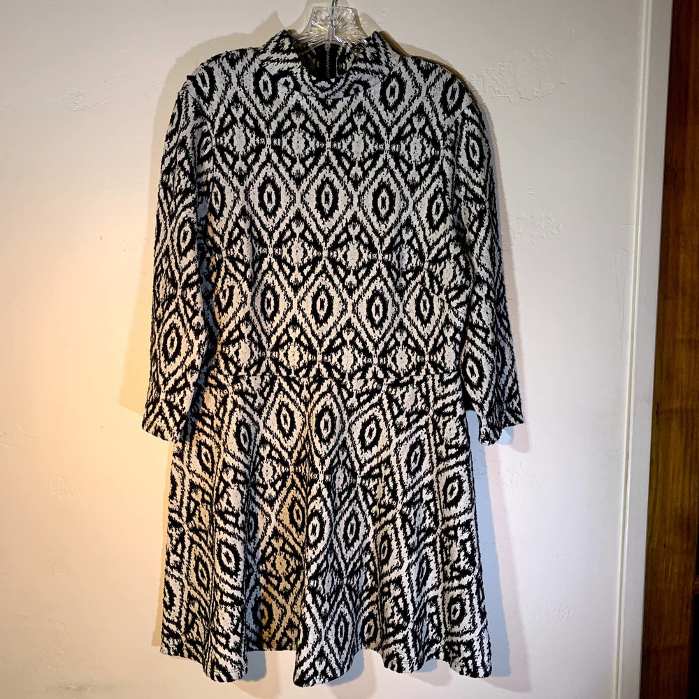 H&M long sleeve mock neck black and white patterned dress size extra large